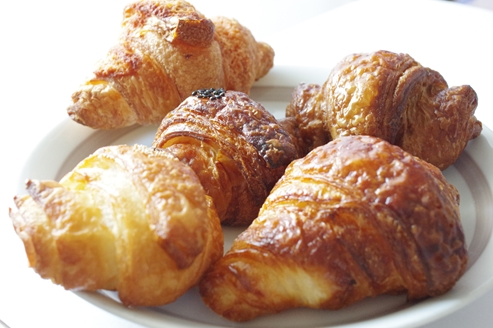 �~�j����